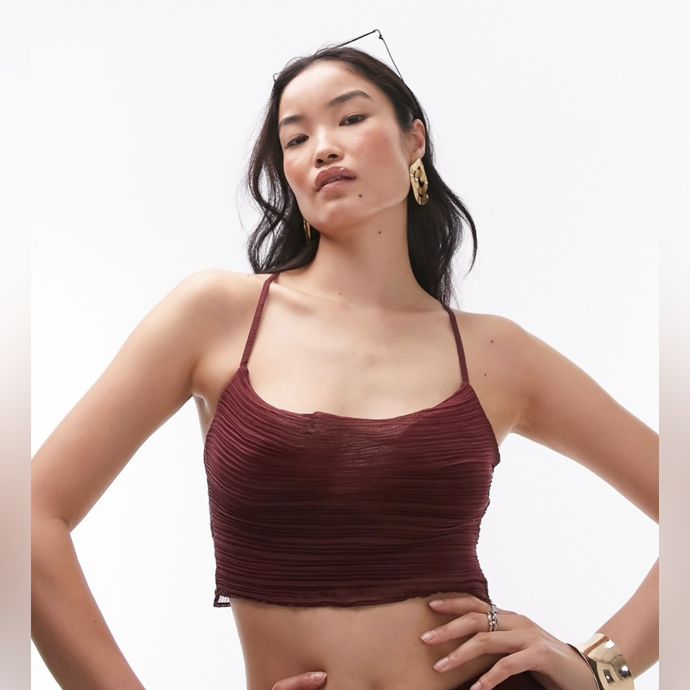 NWT Topshop plisse cowl cropped cami in maroon 😎💃🏻